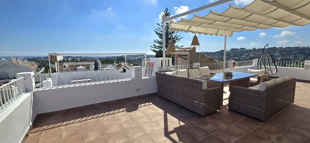 Townhouse for sale in Nueva Andalucía — photo 1