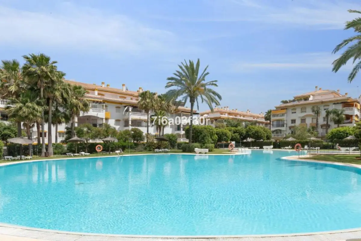 Middle Floor Apartment for sale in Puerto Banús — photo 1