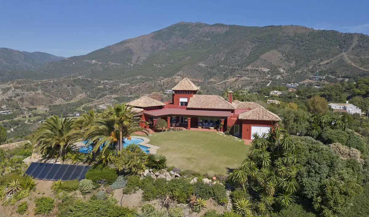 Detached Villa for sale in La Zagaleta — photo 1