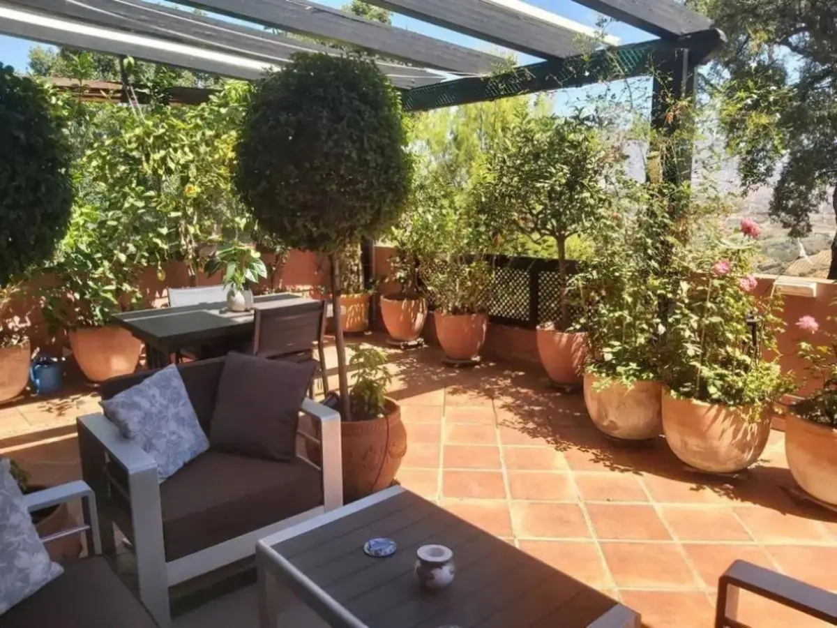 Middle Floor Apartment for sale in Marbella — photo 1