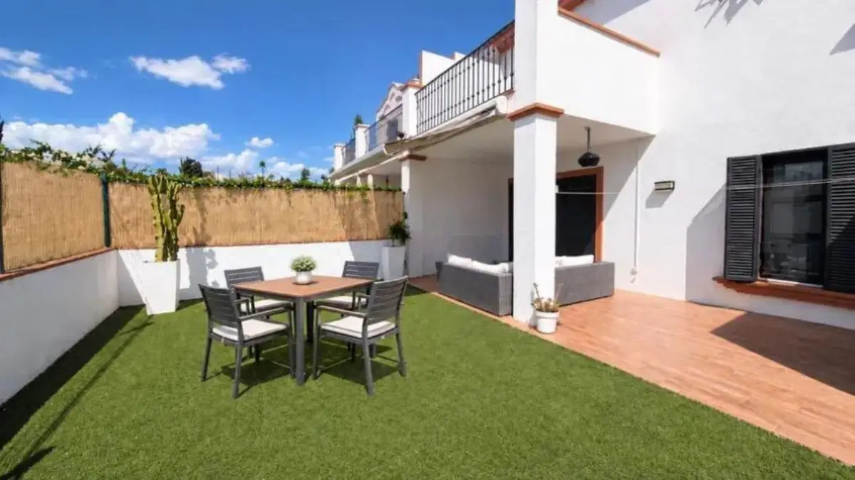 Townhouse for sale in Guadalmina Alta — photo 1