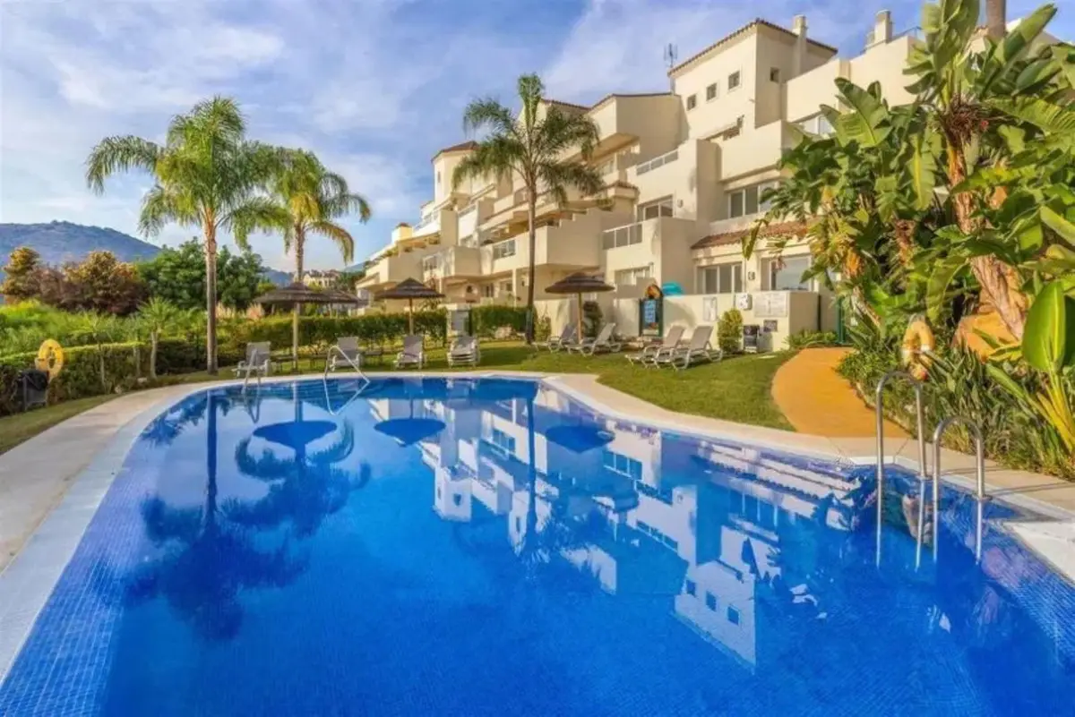 Ground Floor Apartment for sale in Benahavís — photo 1