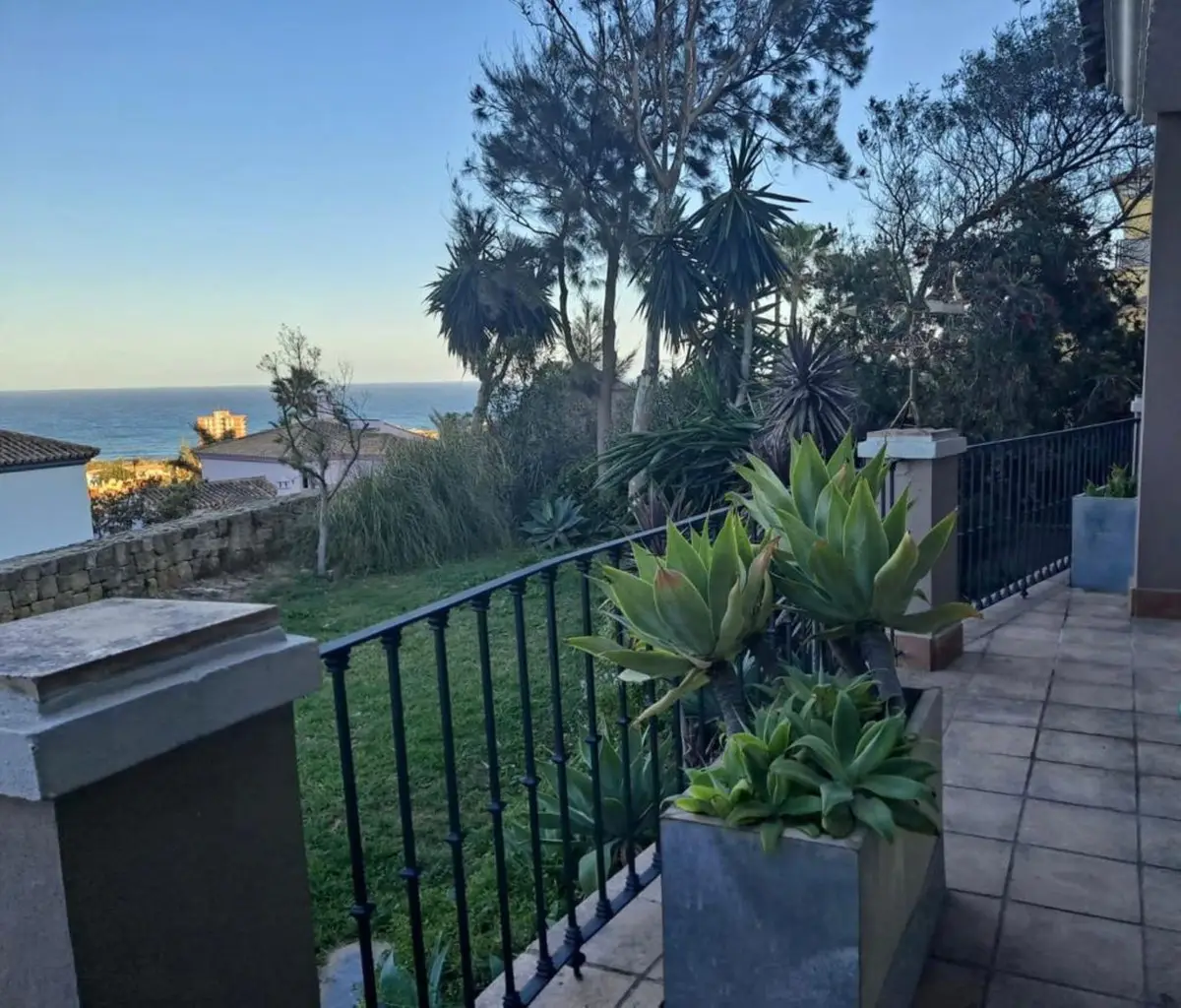 Detached Villa for sale in Manilva — photo 1