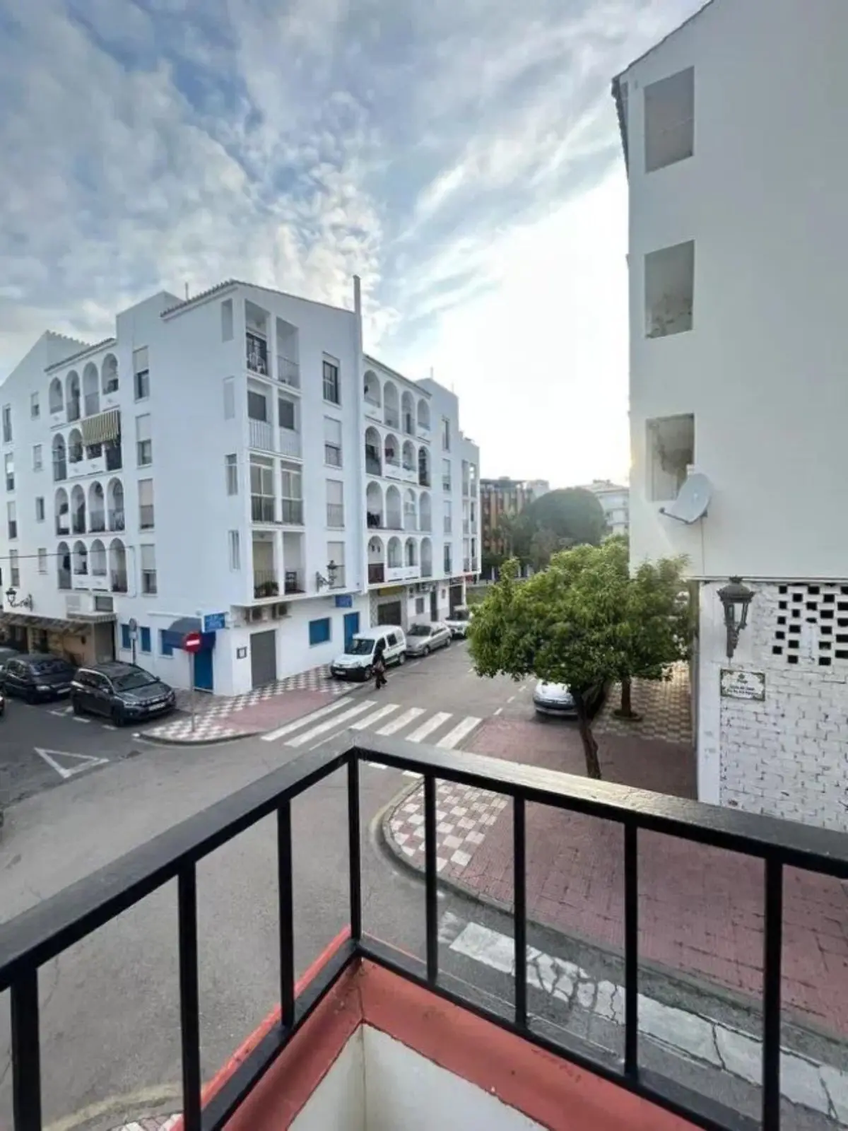 Middle Floor Apartment for sale in Estepona — photo 1