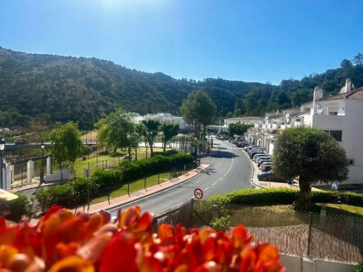 Detached Villa for sale in Benahavís — photo 1