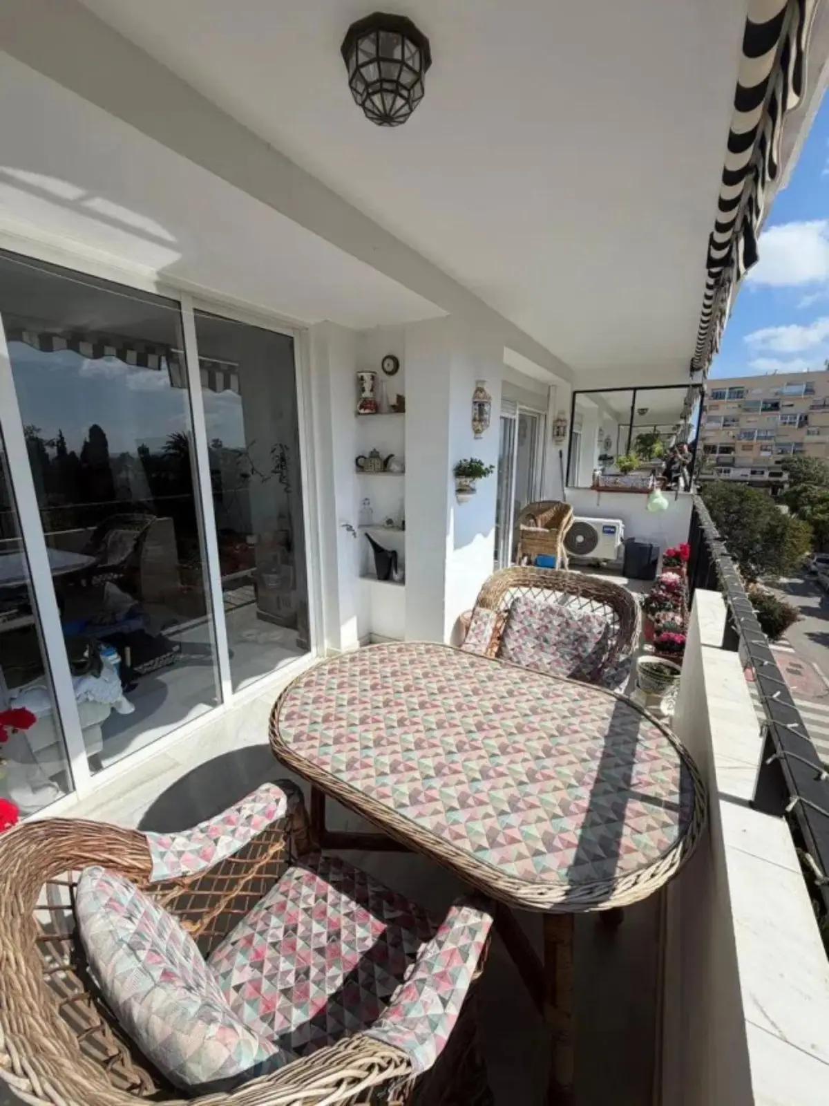 Middle Floor Apartment for sale in Marbella — photo 1