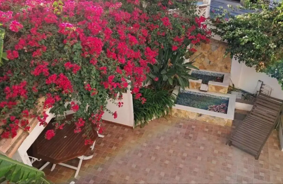 Semi-Detached House for sale in Estepona — photo 1