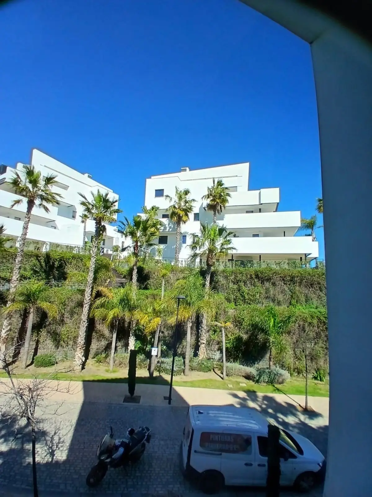 Middle Floor Apartment for sale in Estepona — photo 1