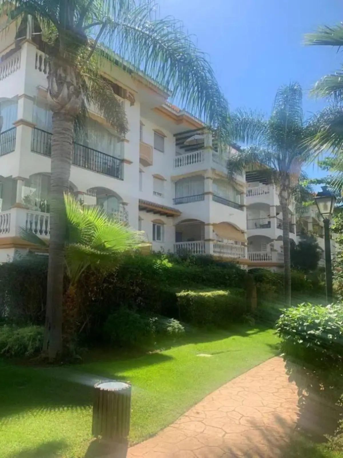 Middle Floor Apartment for sale in Puerto Banús — photo 1