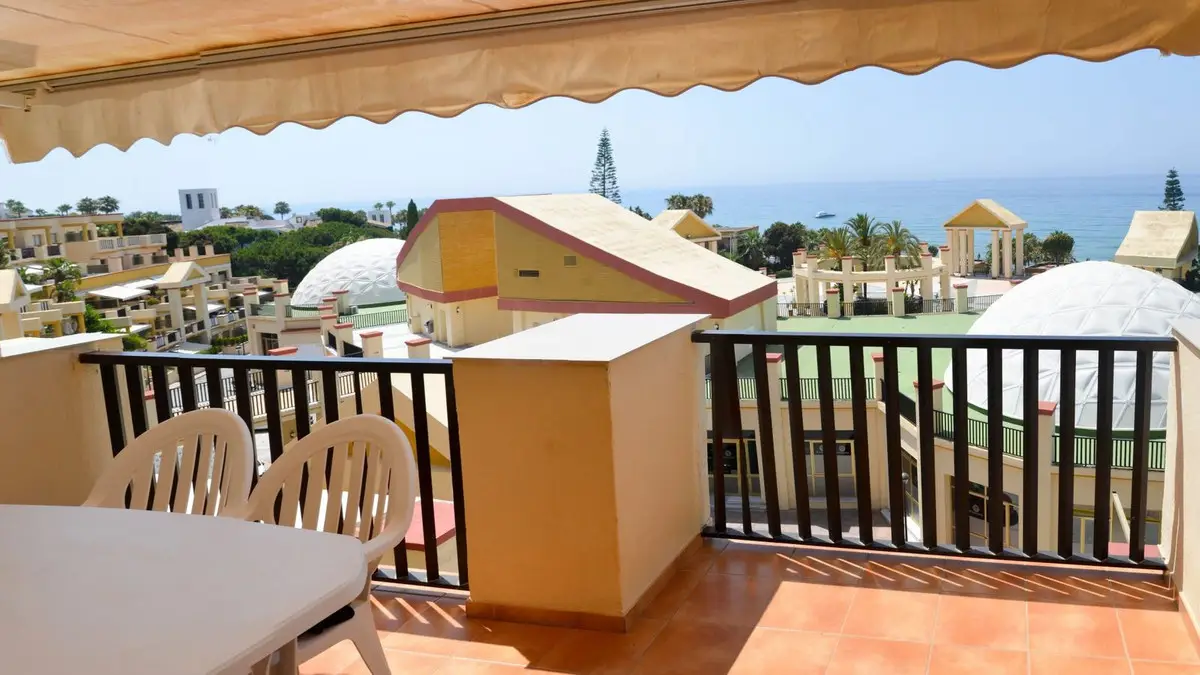 Middle Floor Studio for sale in Elviria — photo 1