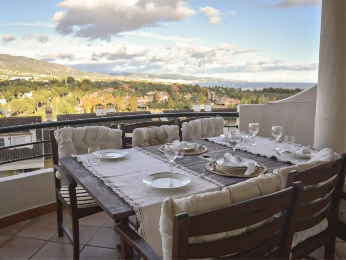 Middle Floor Apartment for sale in Marbella — photo 1