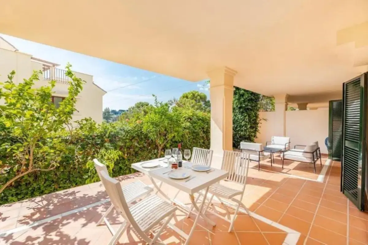 Middle Floor Apartment for sale in Marbella — photo 1