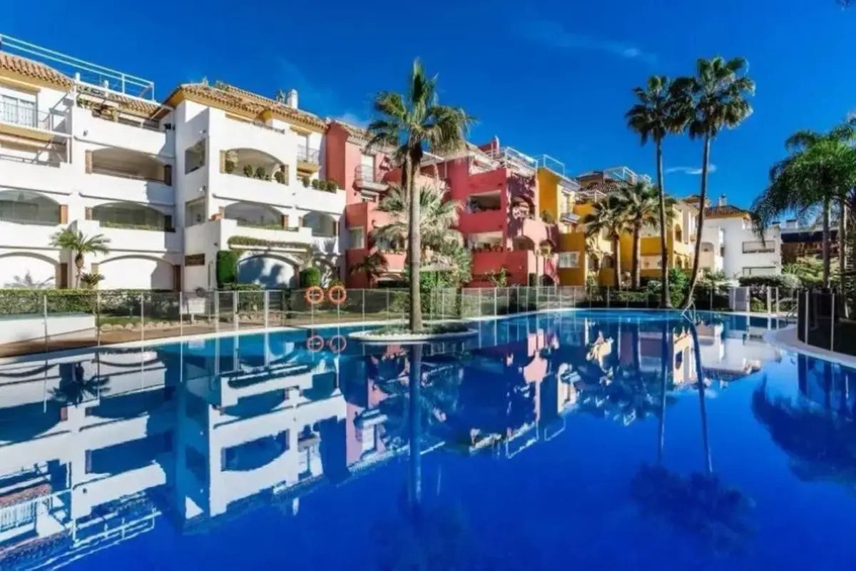Middle Floor Apartment for sale in Marbella — photo 1