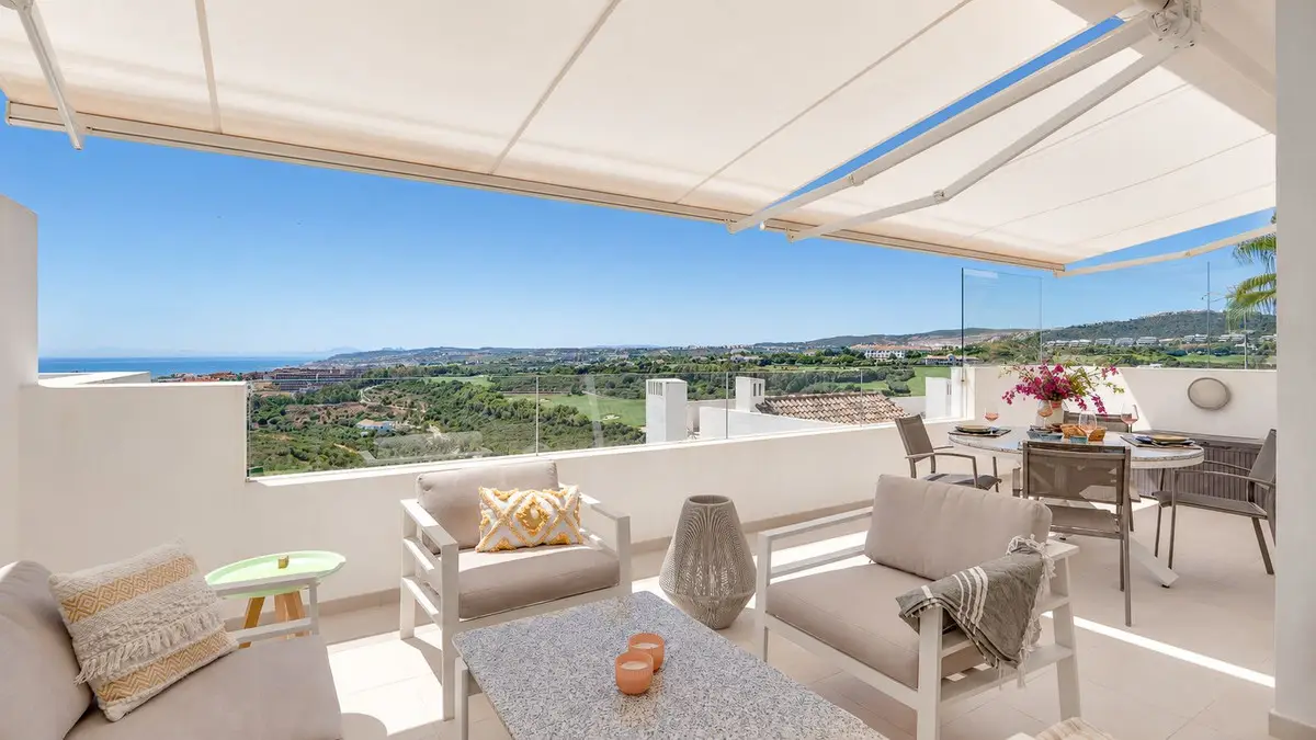 Penthouse for sale in Casares — photo 1