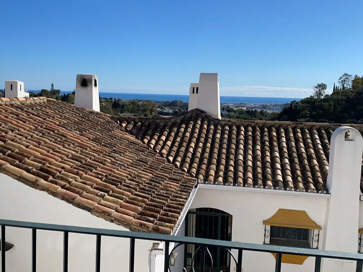 Middle Floor Apartment for sale in Los Almendros — photo 1