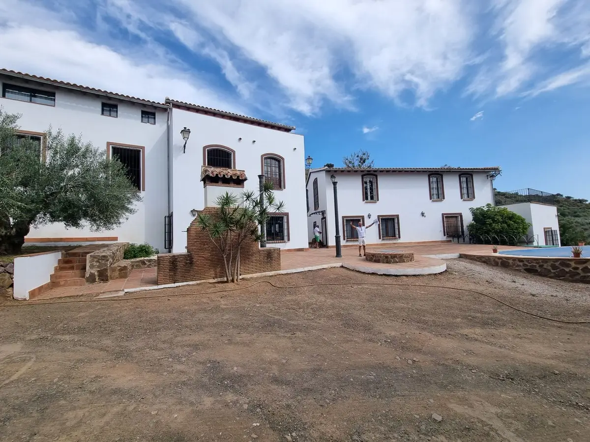 Finca - Cortijo for sale in Málaga — photo 1