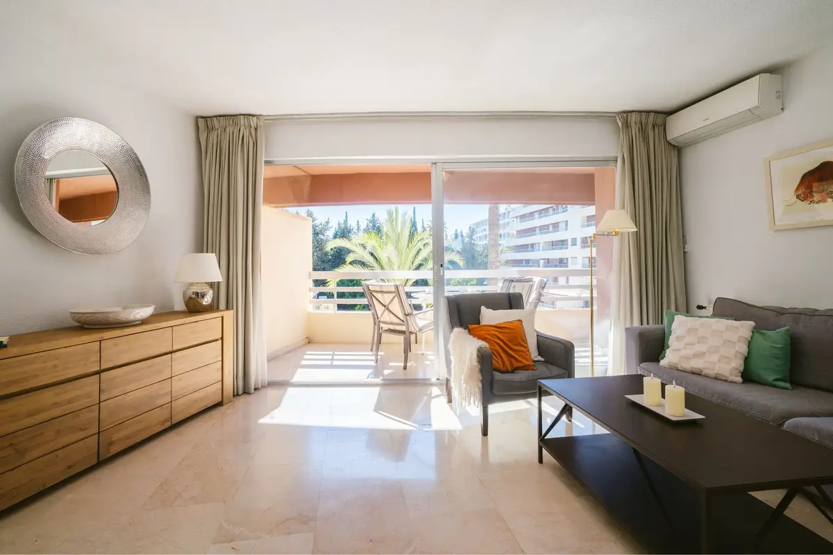 Middle Floor Apartment for sale in Marbella — photo 1