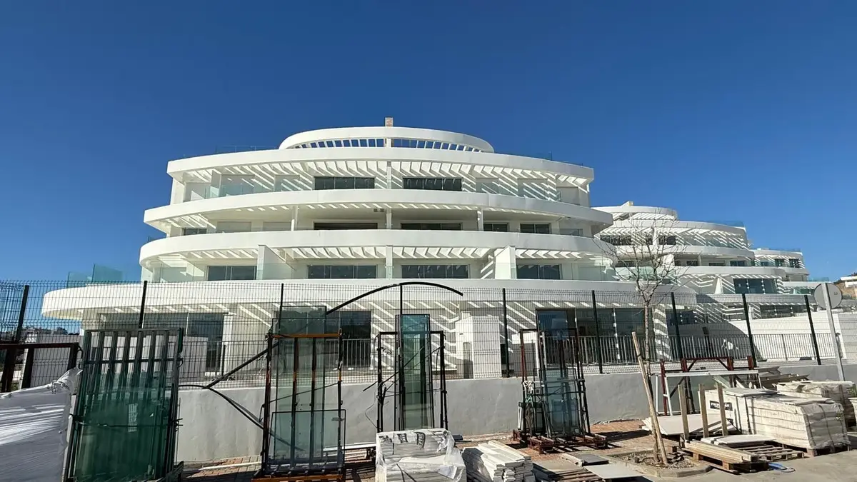 Middle Floor Apartment for sale in La Cala de Mijas — photo 1