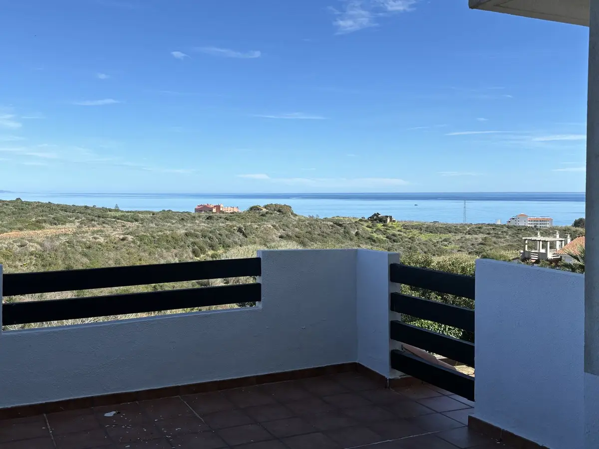 Middle Floor Apartment for sale in La Duquesa — photo 1