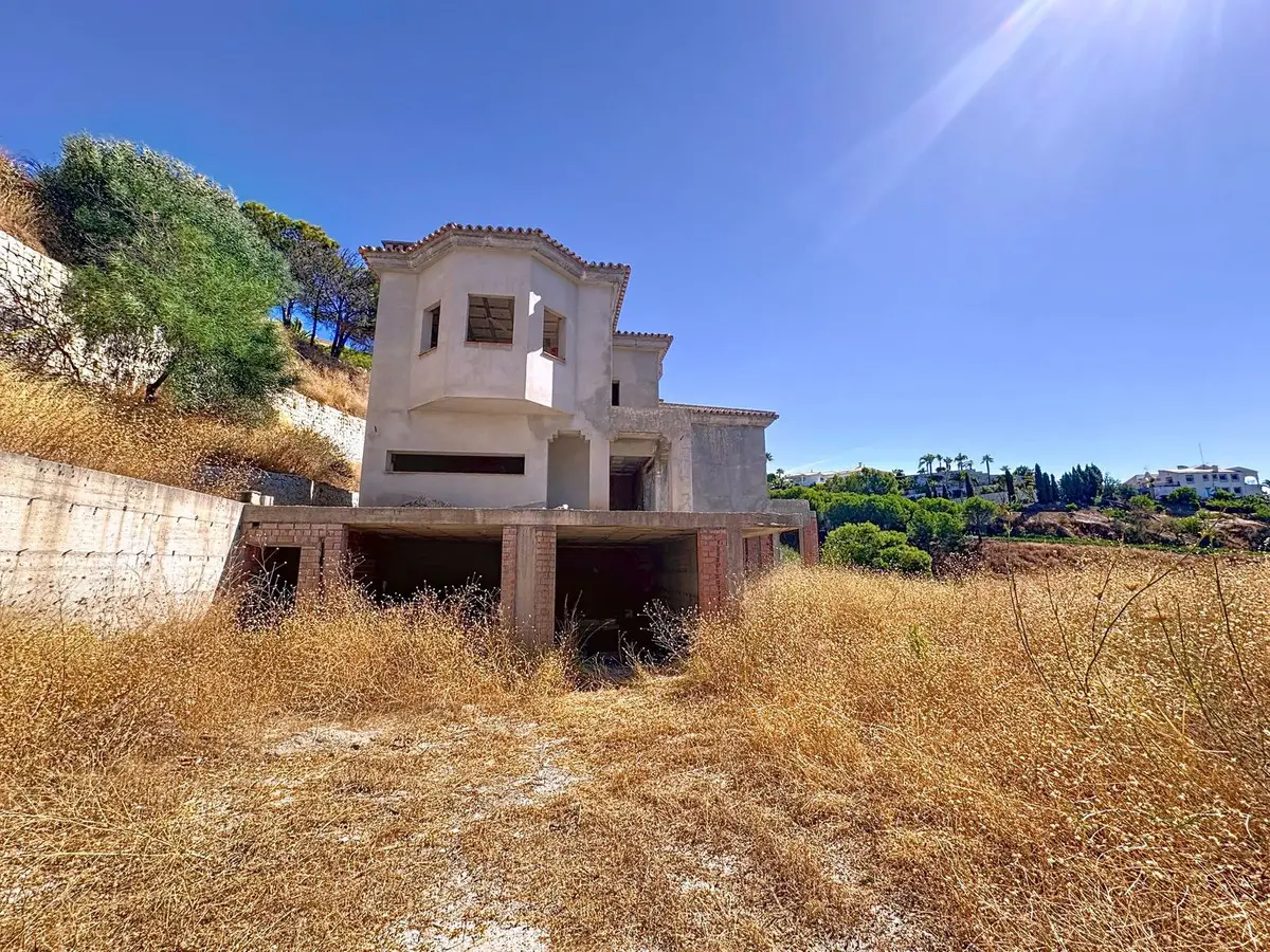 Detached Villa for sale in Valtocado — photo 1