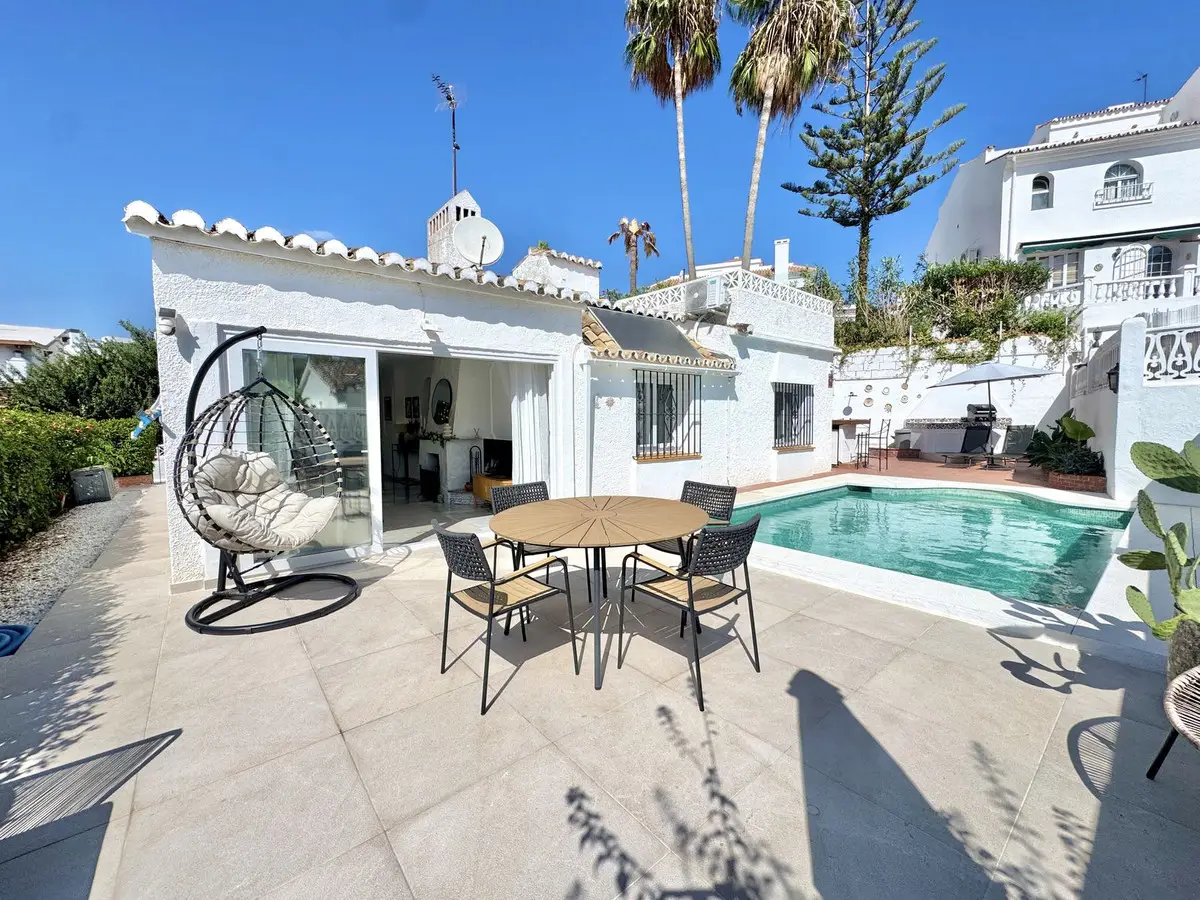 Detached Villa for sale in Calahonda — photo 1