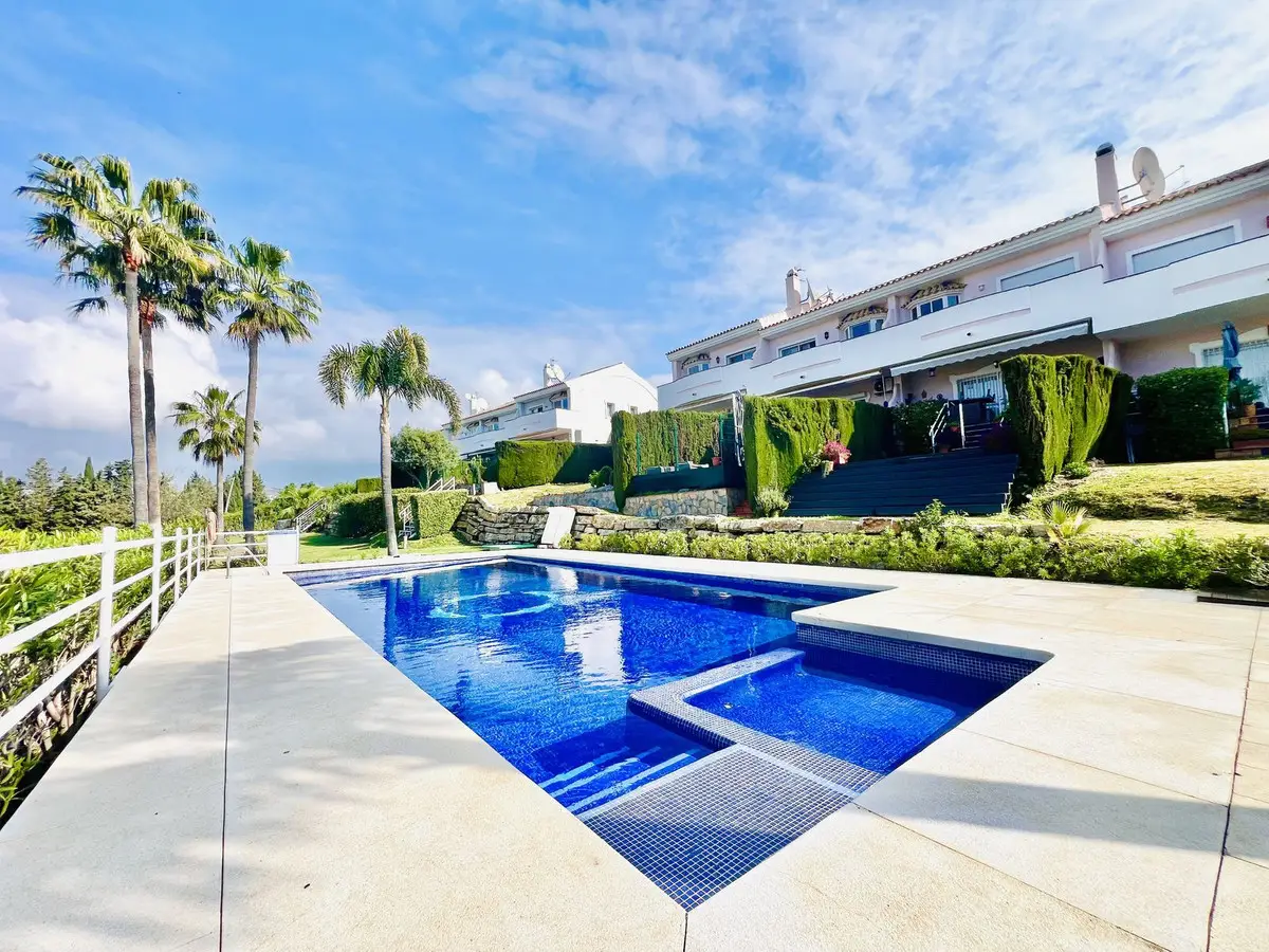 Townhouse for sale in Atalaya — photo 1