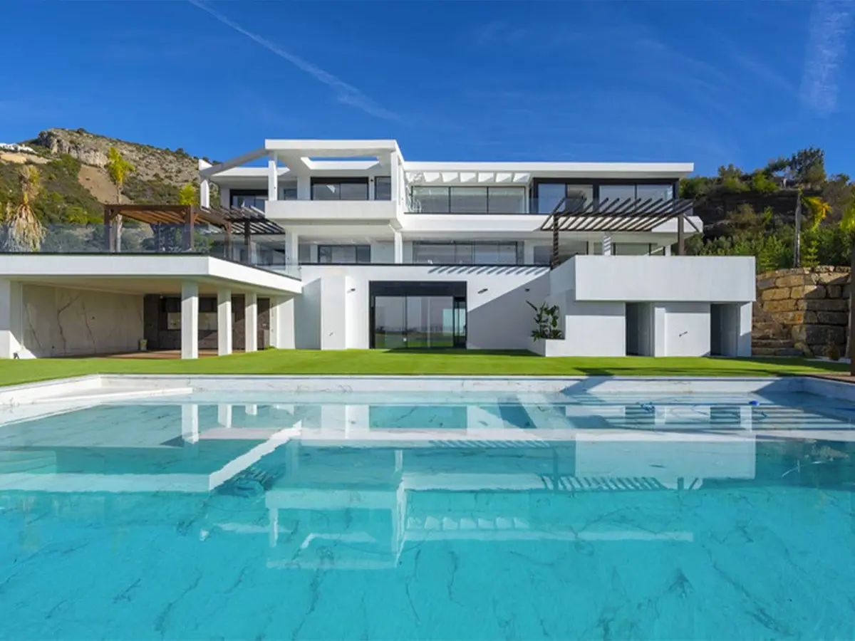 Detached Villa for sale in Benahavís — photo 1