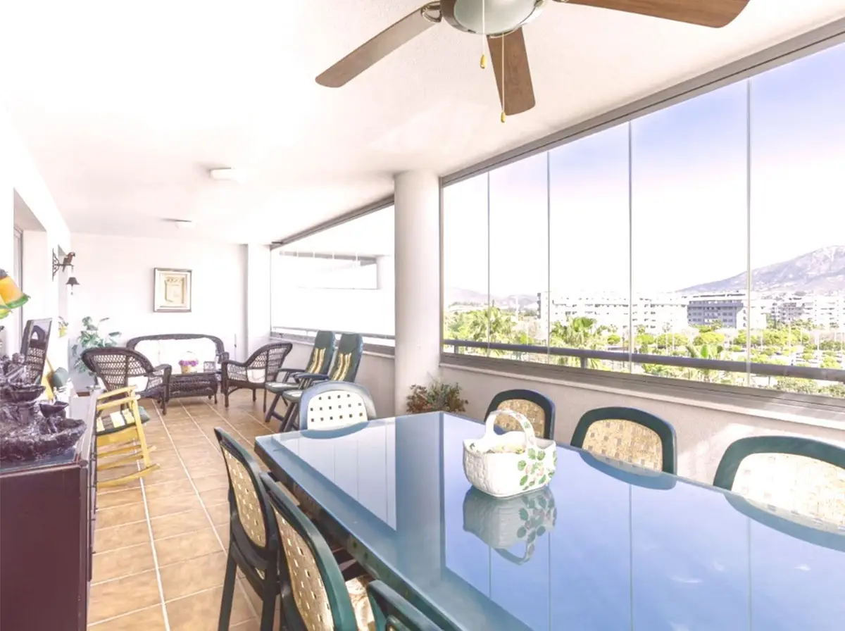 Middle Floor Apartment for sale in Fuengirola — photo 1