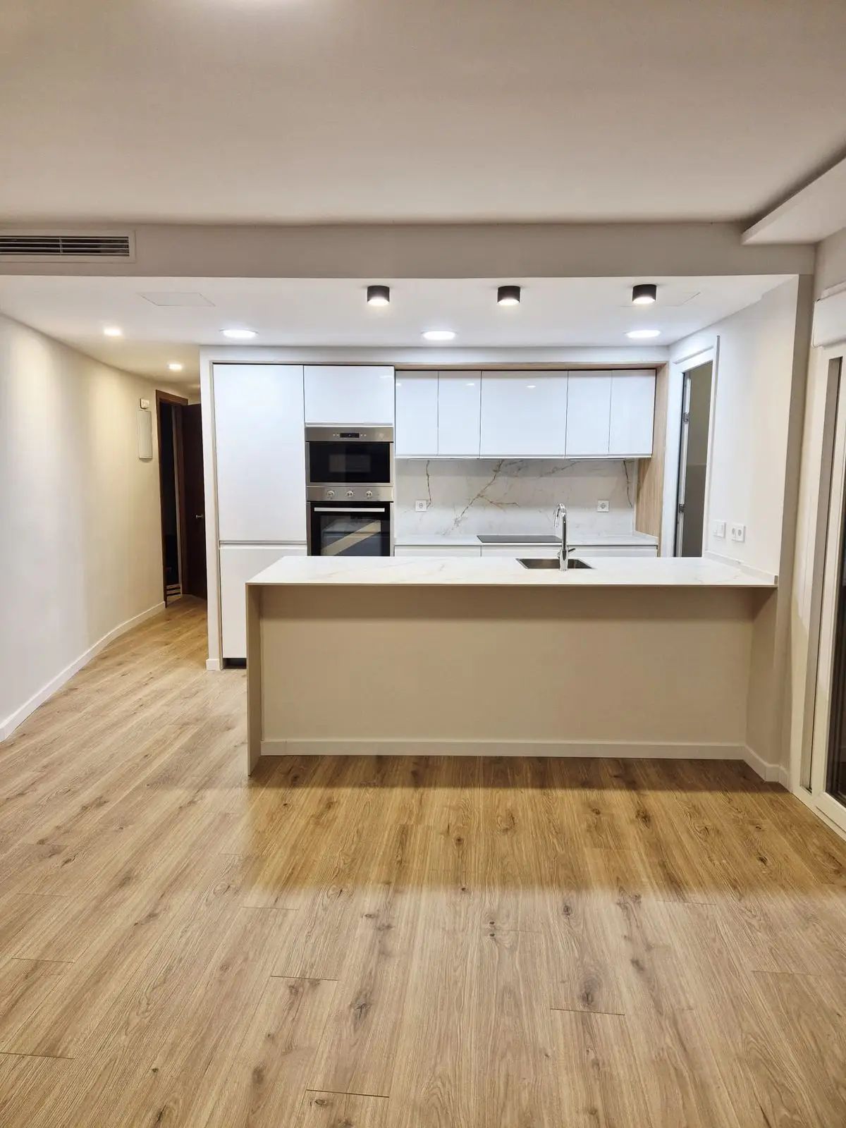 Middle Floor Apartment for sale in Fuengirola — photo 1