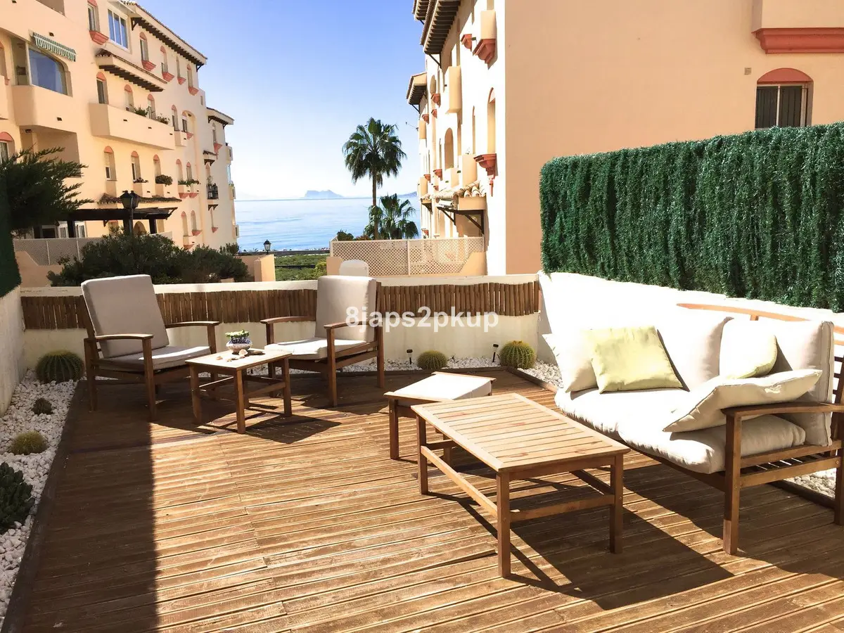 Ground Floor Apartment for sale in Estepona — photo 1