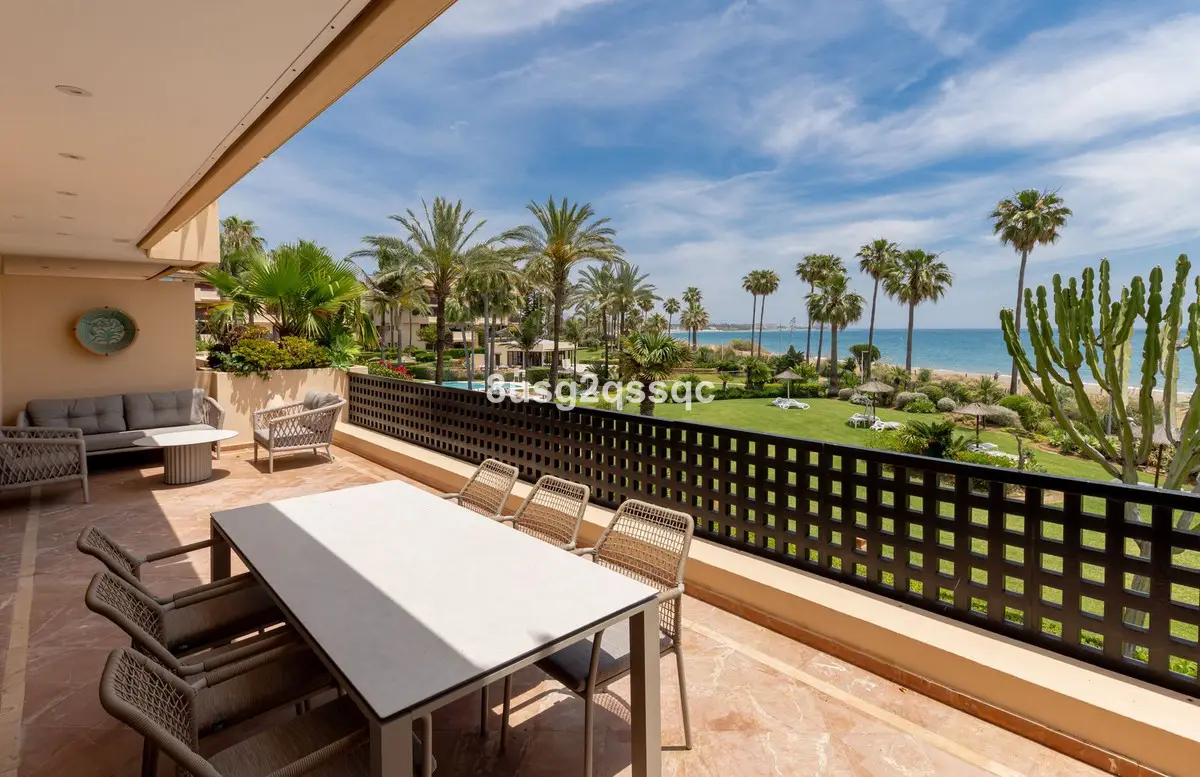 Middle Floor Apartment for sale in Costalita — photo 1