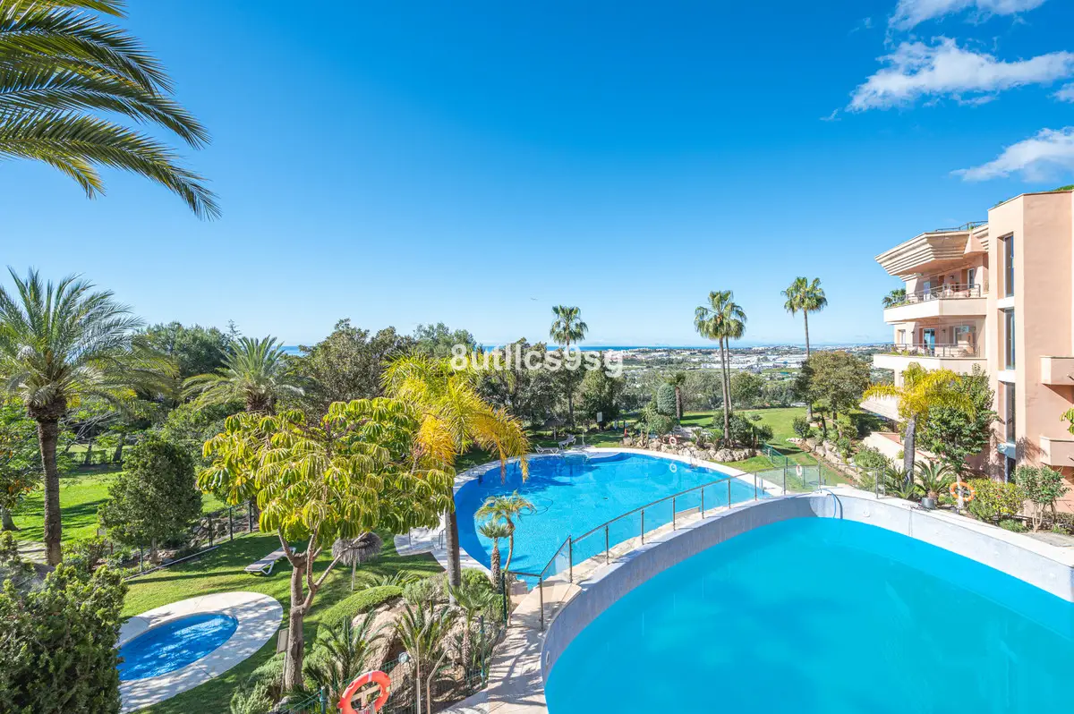 Ground Floor Apartment for sale in Nueva Andalucía — photo 1