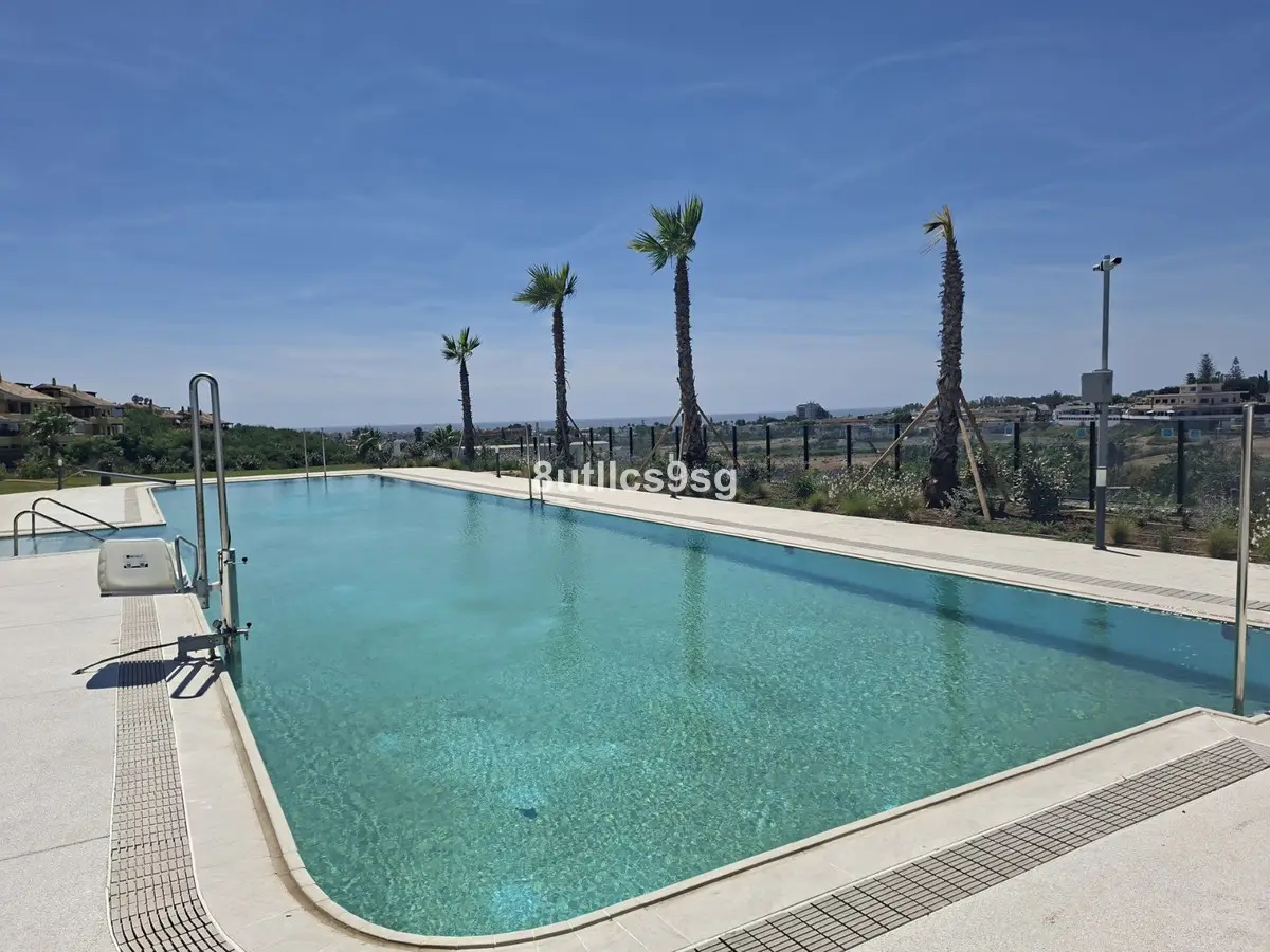 Penthouse for sale in Estepona — photo 1