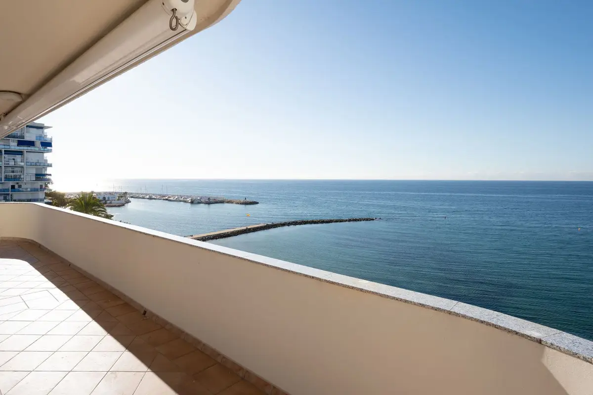 Penthouse for sale in Marbella — photo 1