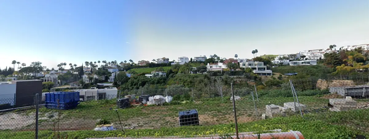 Residential Plot for sale in Nueva Andalucía — photo 1
