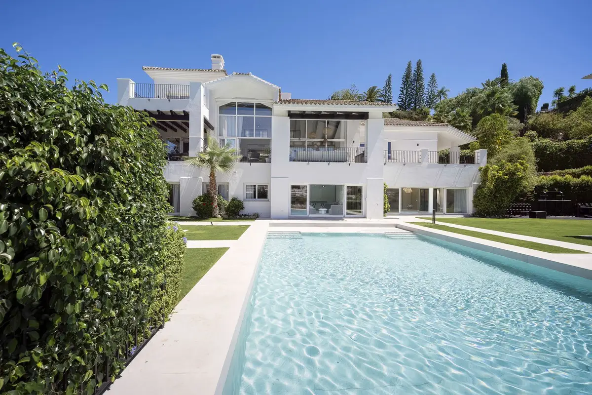 Detached Villa for sale in Benahavís — photo 1