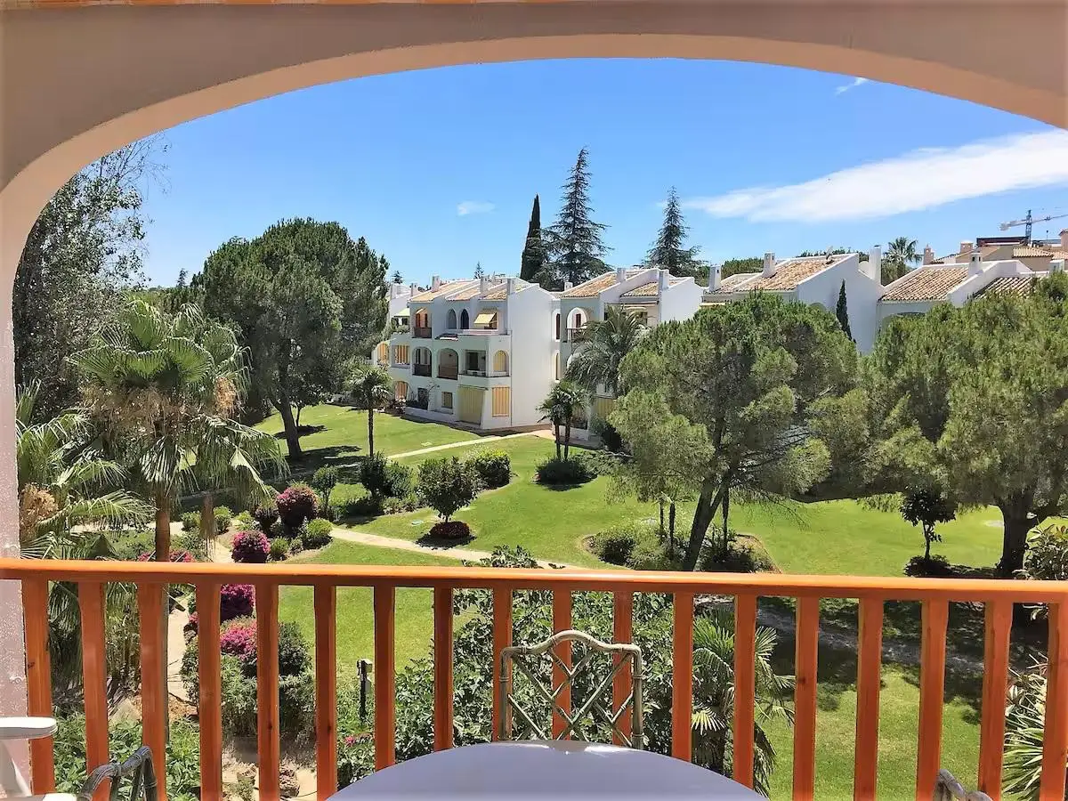 Middle Floor Apartment for sale in Nueva Andalucía — photo 1