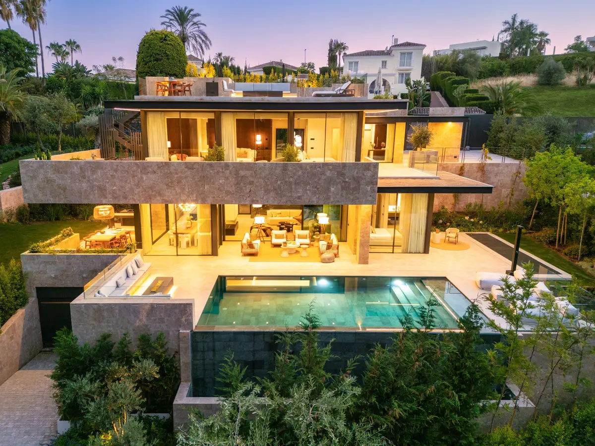 Detached Villa for sale in Nueva Andalucía — photo 1