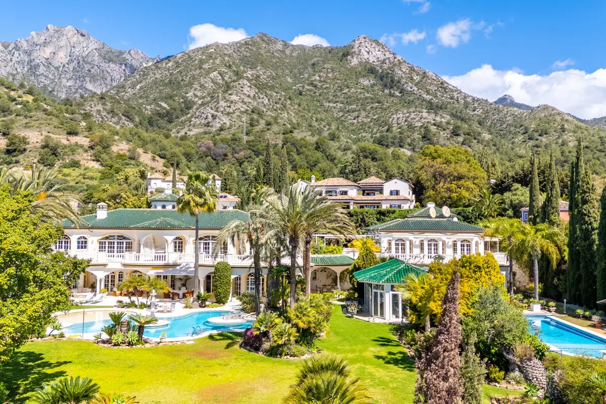 Detached Villa for sale in The Golden Mile — photo 1