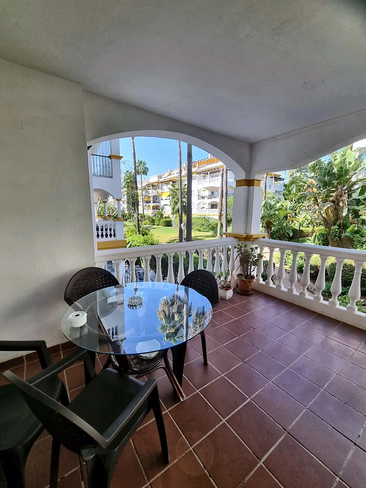 Middle Floor Apartment for sale in Nueva Andalucía — photo 1