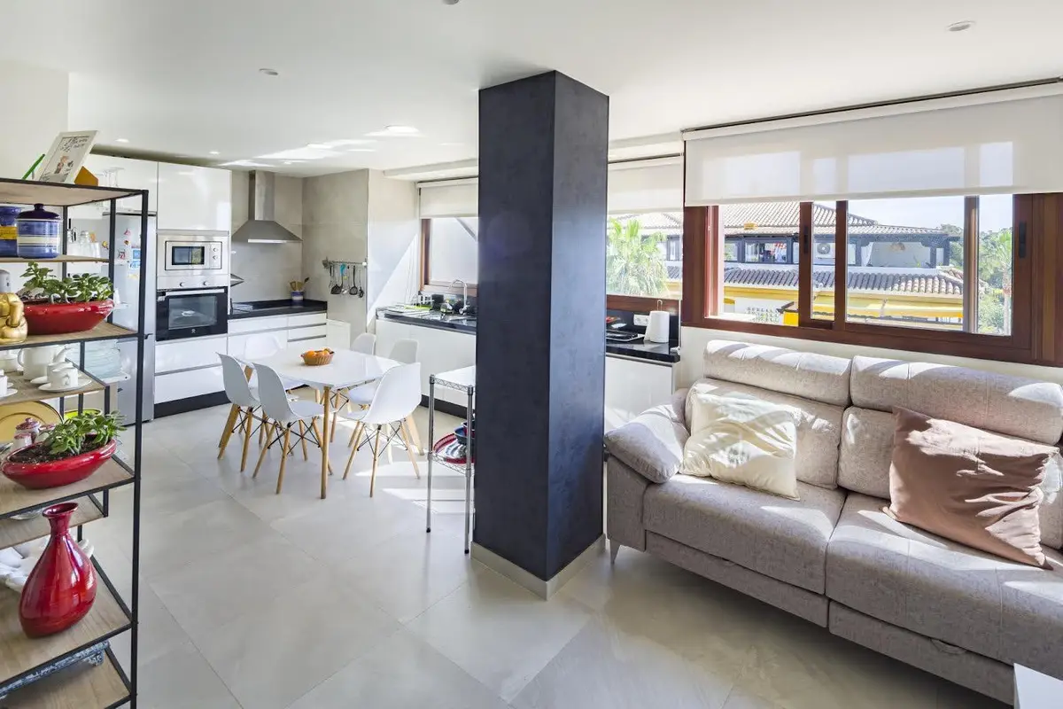 Middle Floor Apartment for sale in Nueva Andalucía — photo 1