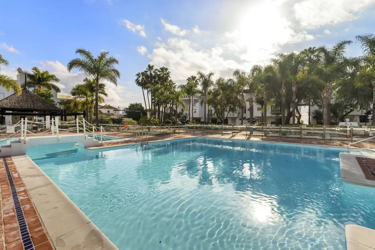 Middle Floor Apartment for sale in The Golden Mile — photo 1