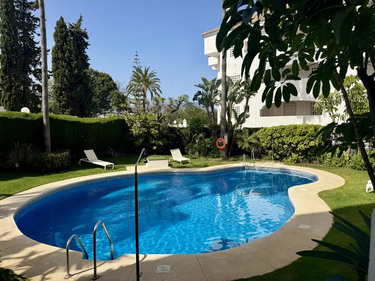 Penthouse Duplex for sale in Guadalmina Baja — photo 1