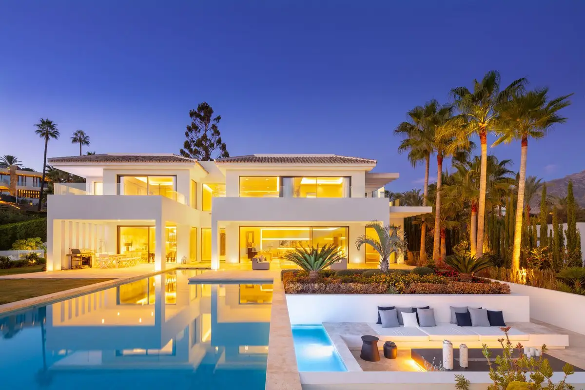 Detached Villa for sale in Nueva Andalucía — photo 1