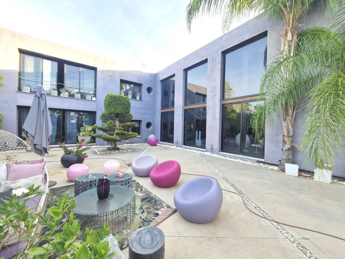 Detached Villa for sale in Estepona — photo 1