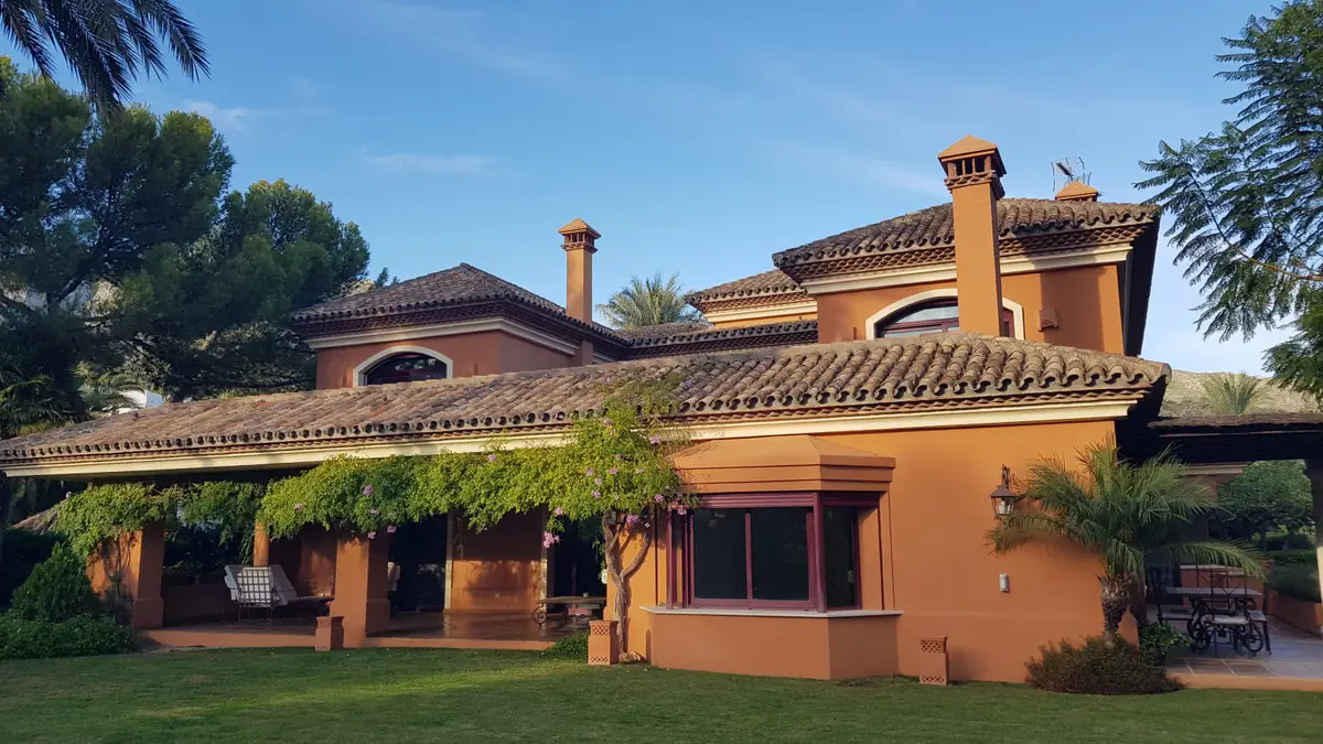 Detached Villa for sale in Sierra Blanca — photo 1