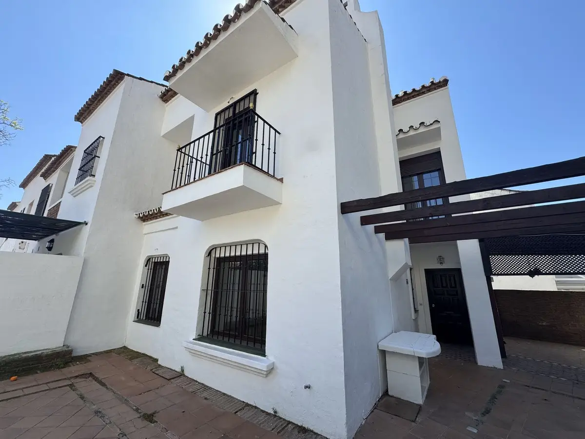 Townhouse for sale in Marbella — photo 1