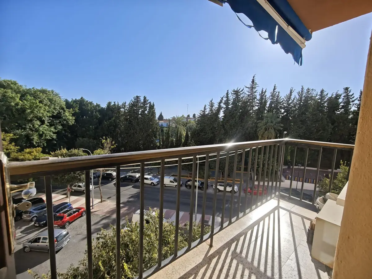 Middle Floor Apartment for sale in Marbella — photo 1