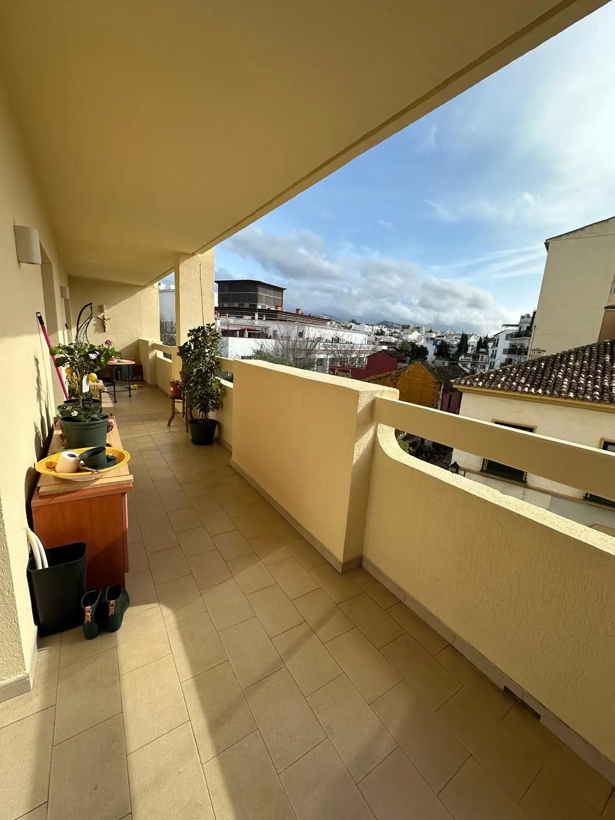 Middle Floor Apartment for sale in Marbella — photo 1