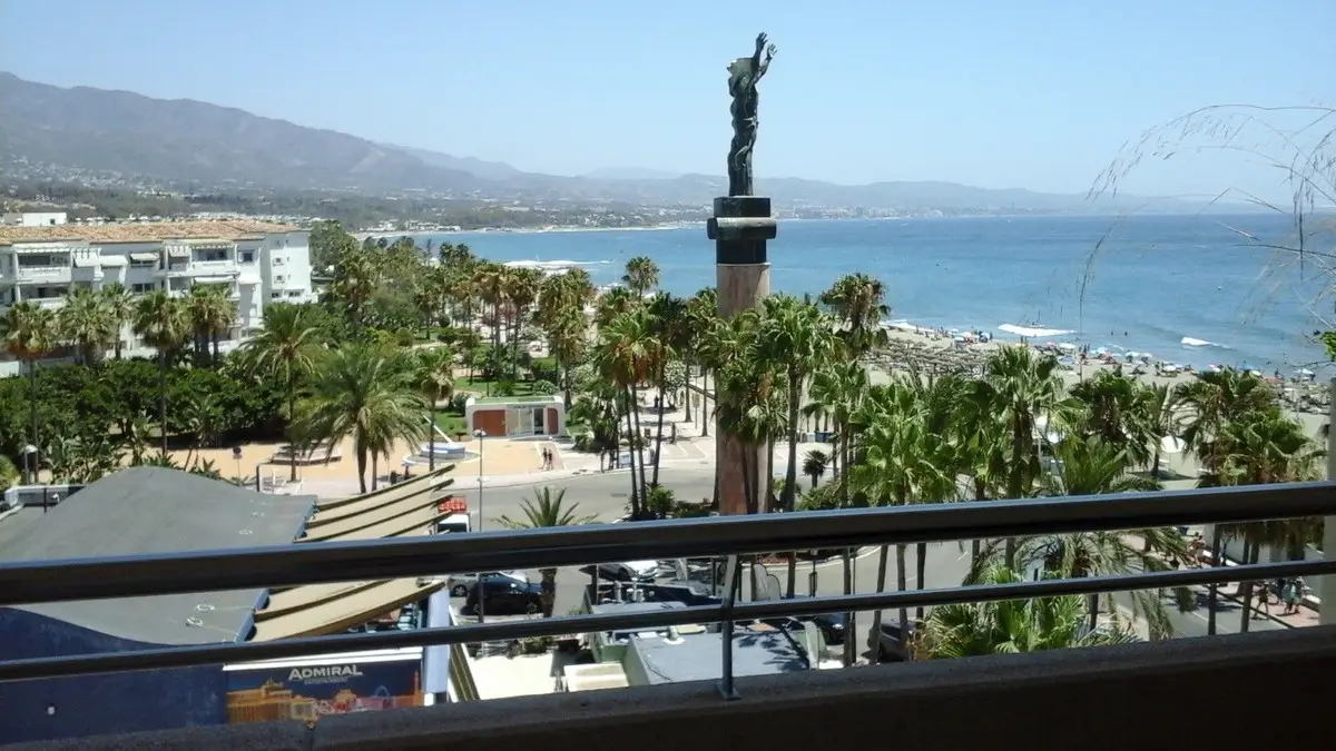 Middle Floor Apartment for sale in Puerto Banús — photo 1